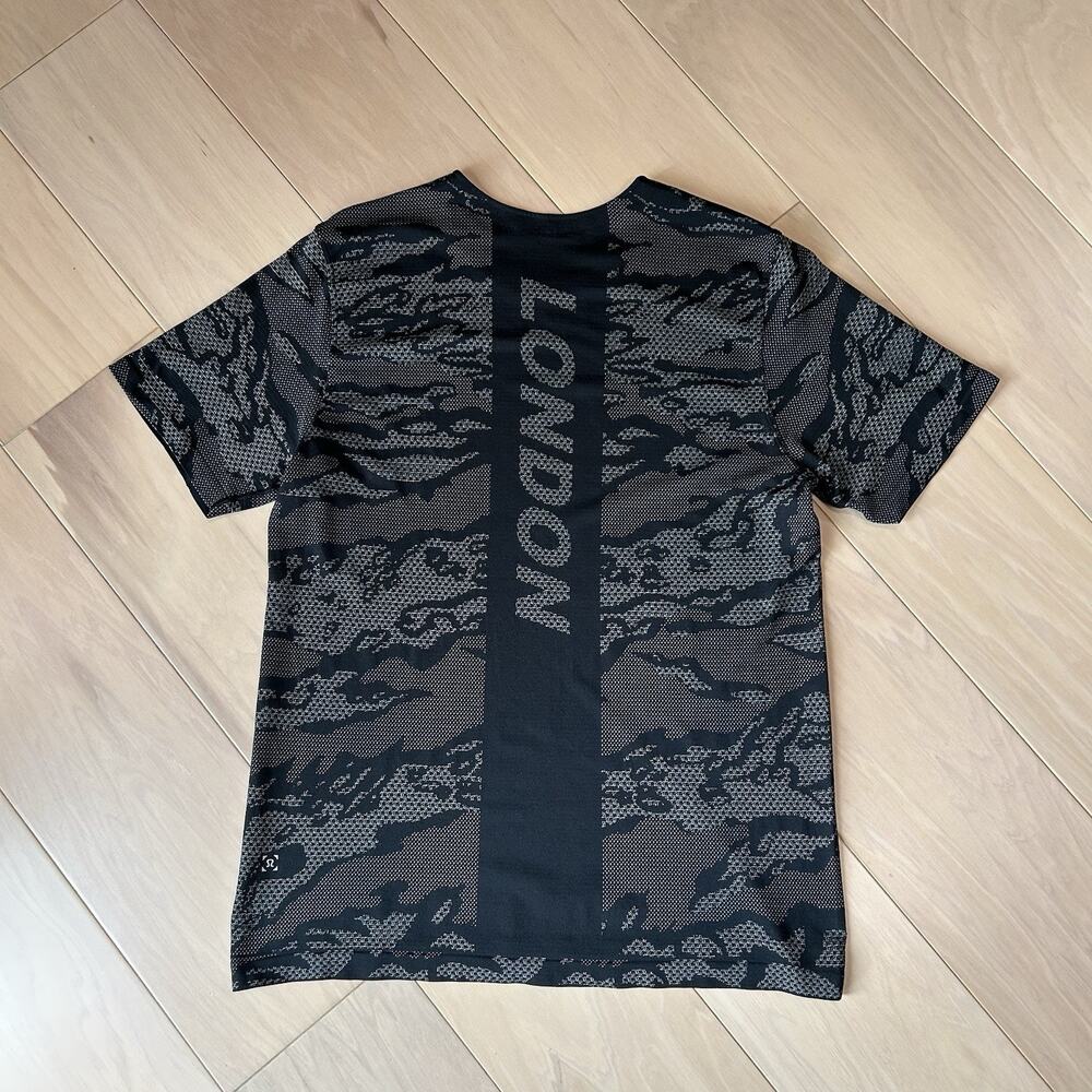 Lululemon Metal Vent Breathe Short Sleeve London Men’s Large